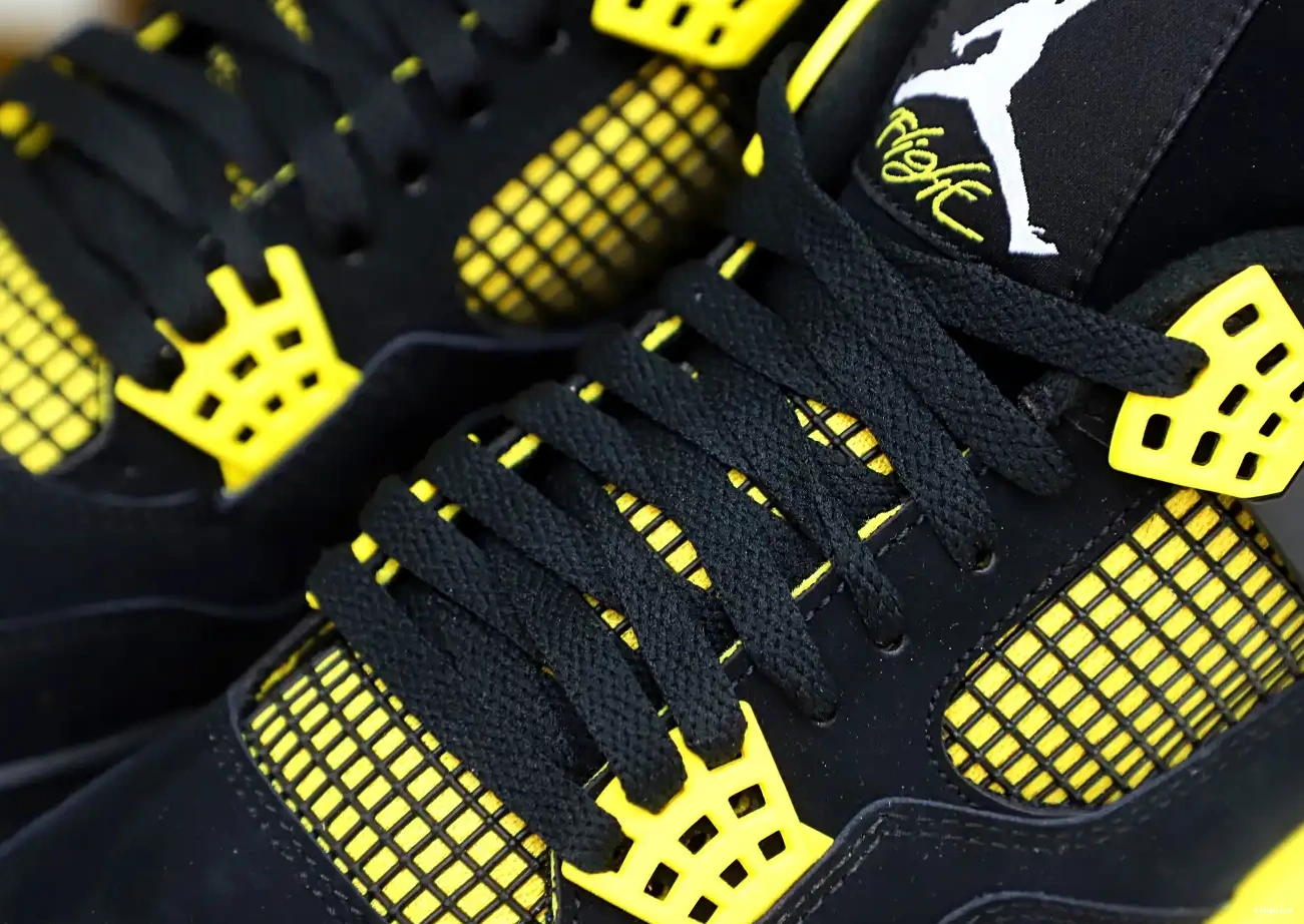 Air Jordan thunder  2023 Jordan4 0325